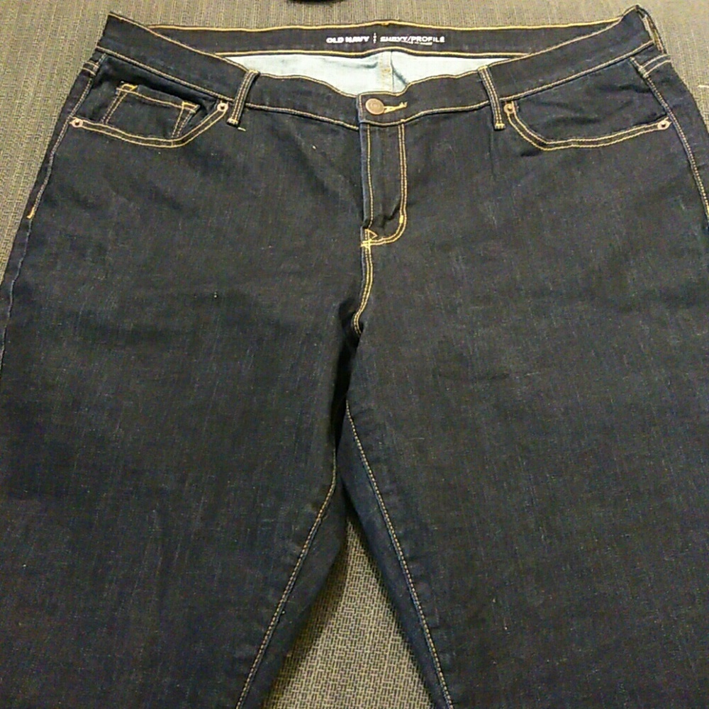 Old Navy Mid-Rise Curvy Straight Jeans for Women